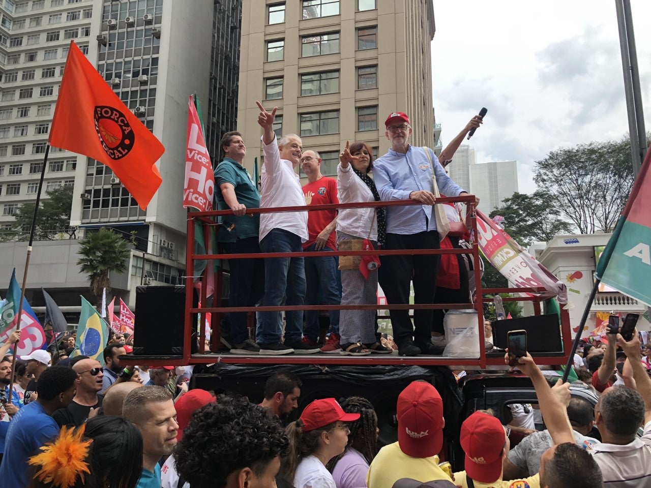 <p>For those of us on the ground, it soon became clear that Lula was not just up against Bolsonaro, but the machinery of the Brazilian state</p>