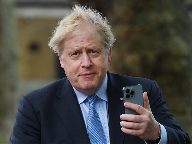 <p>Did Boris Johnson forget his iPhone passcode? </p>