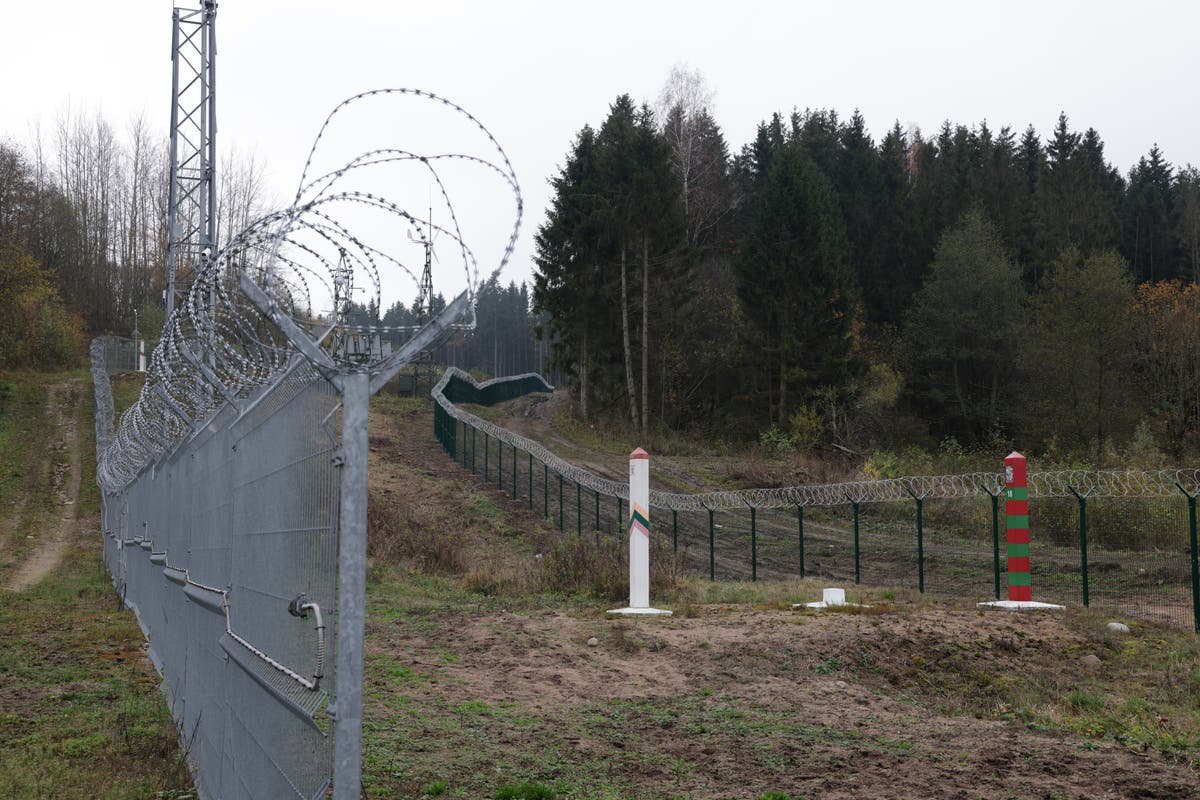 Poland orders construction of electric fence along Russias Kaliningrad border