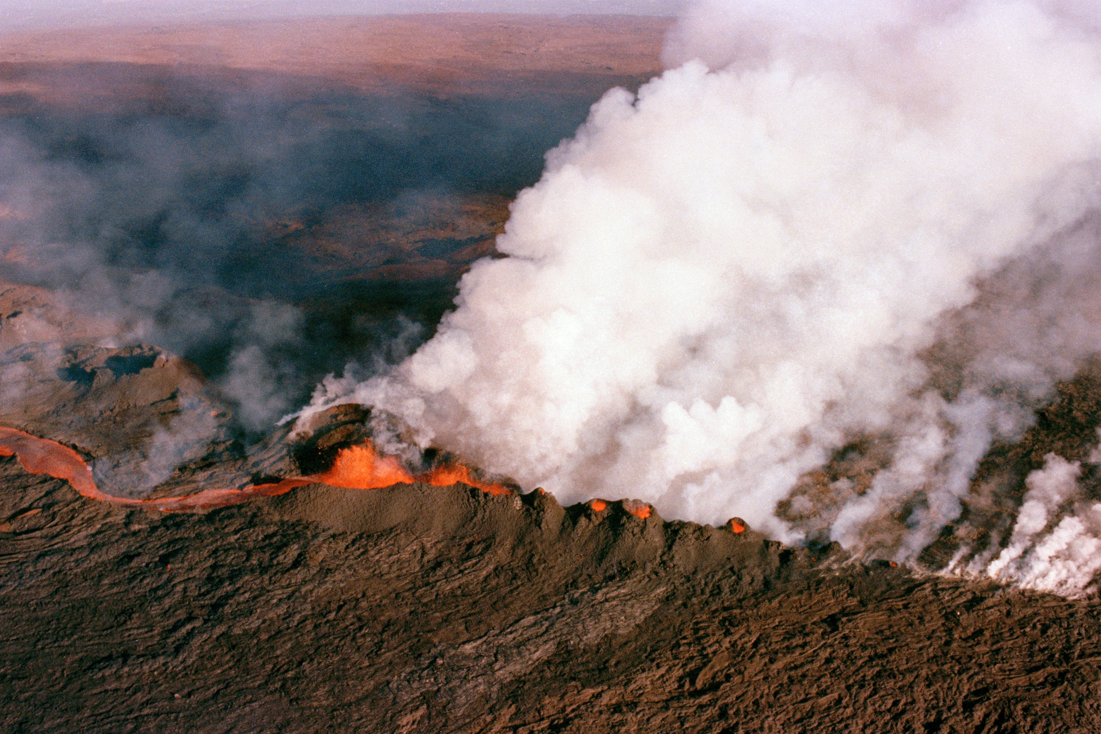 EXPLAINER Where will Hawaii s biggest volcano erupt from The