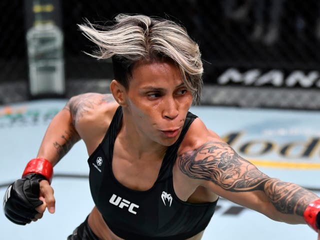 <p>UFC women’s strawweight contender Amanda Lemos</p>