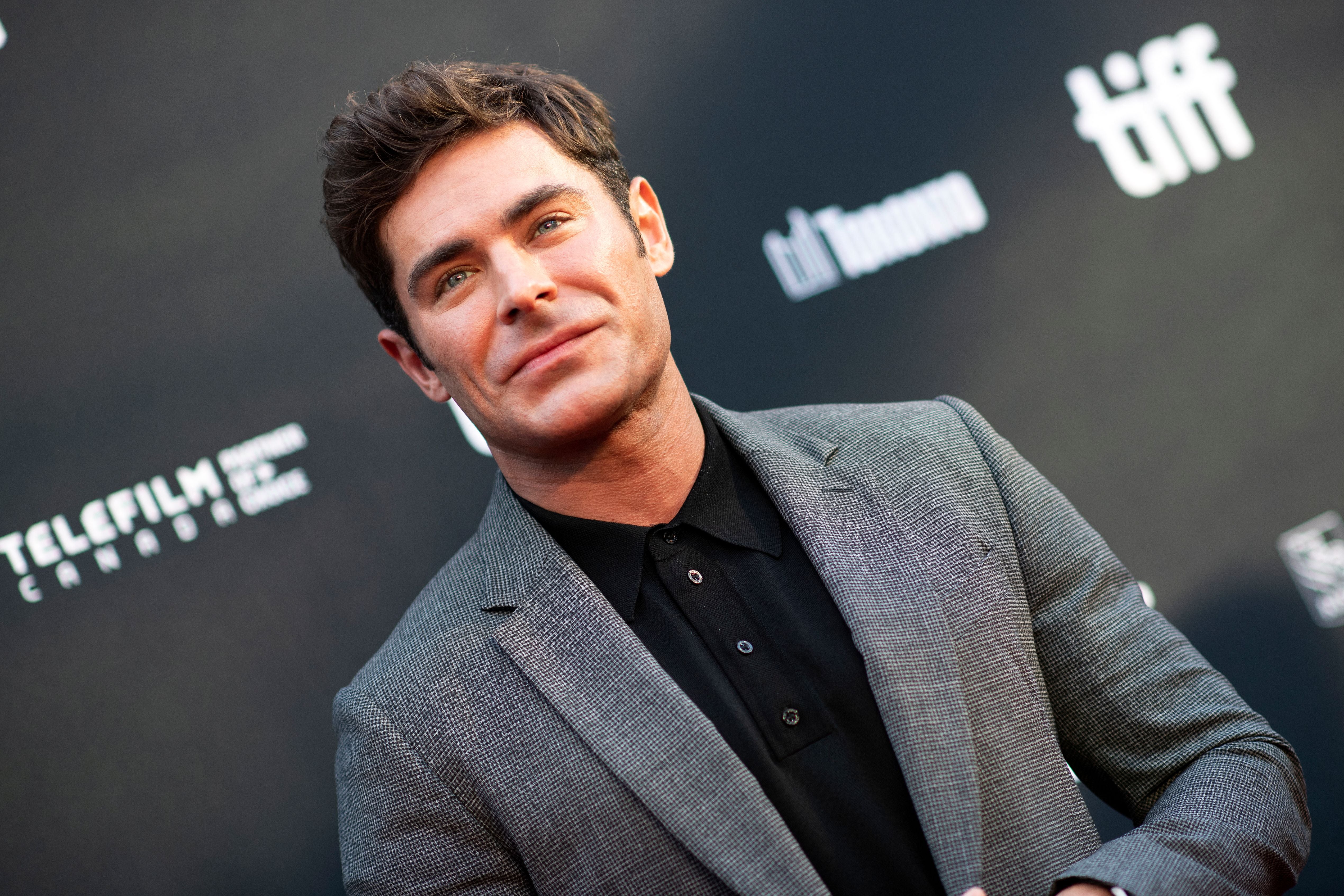 Fans Stunned Over Zac Efron S New Hairstyle For His Upcoming Movie I   GettyImages 1243210103 