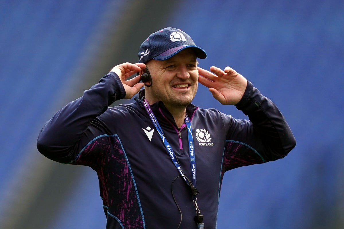 Gregor Townsend urges Scotland fly-halves to prove they can be number one