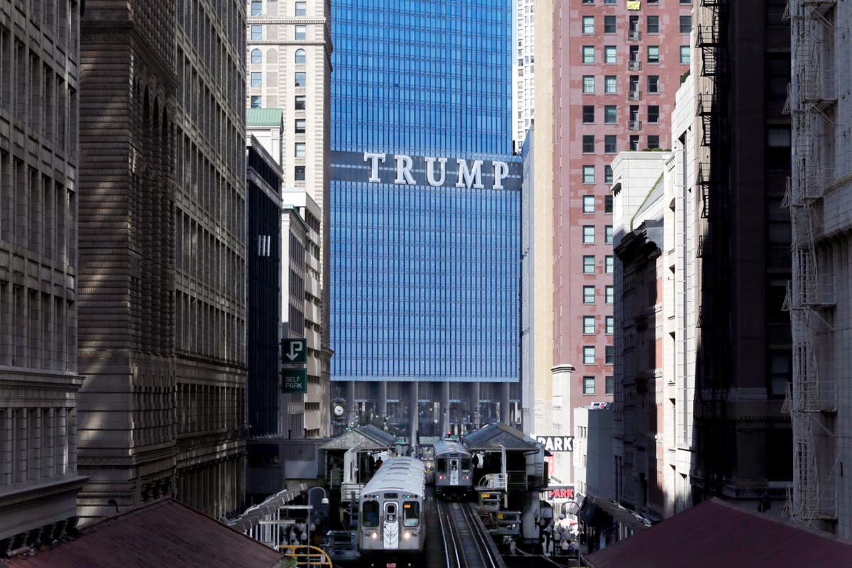 Chicago Trump Tower locked down over rifle-wielding woman