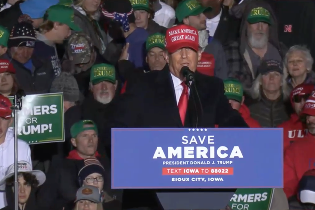 <p>Donald Trump speaks at a rally in Iowa</p>