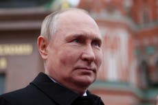 Ukraine news – live: US ‘privately tells Zelensky to signal openness to Putin talks’