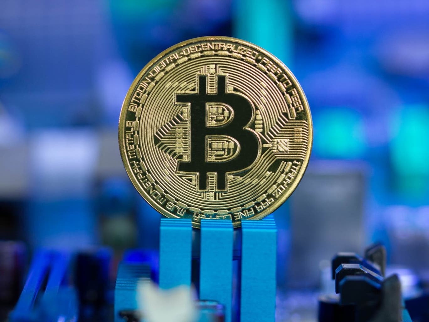Bitcoin consolidated around the $20,000 level after falling from an all-time price high of close to $69,000 in November 2021</p>