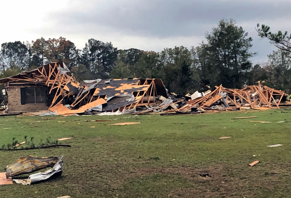 Storms rip through parts of Texas, causing injuries, damage