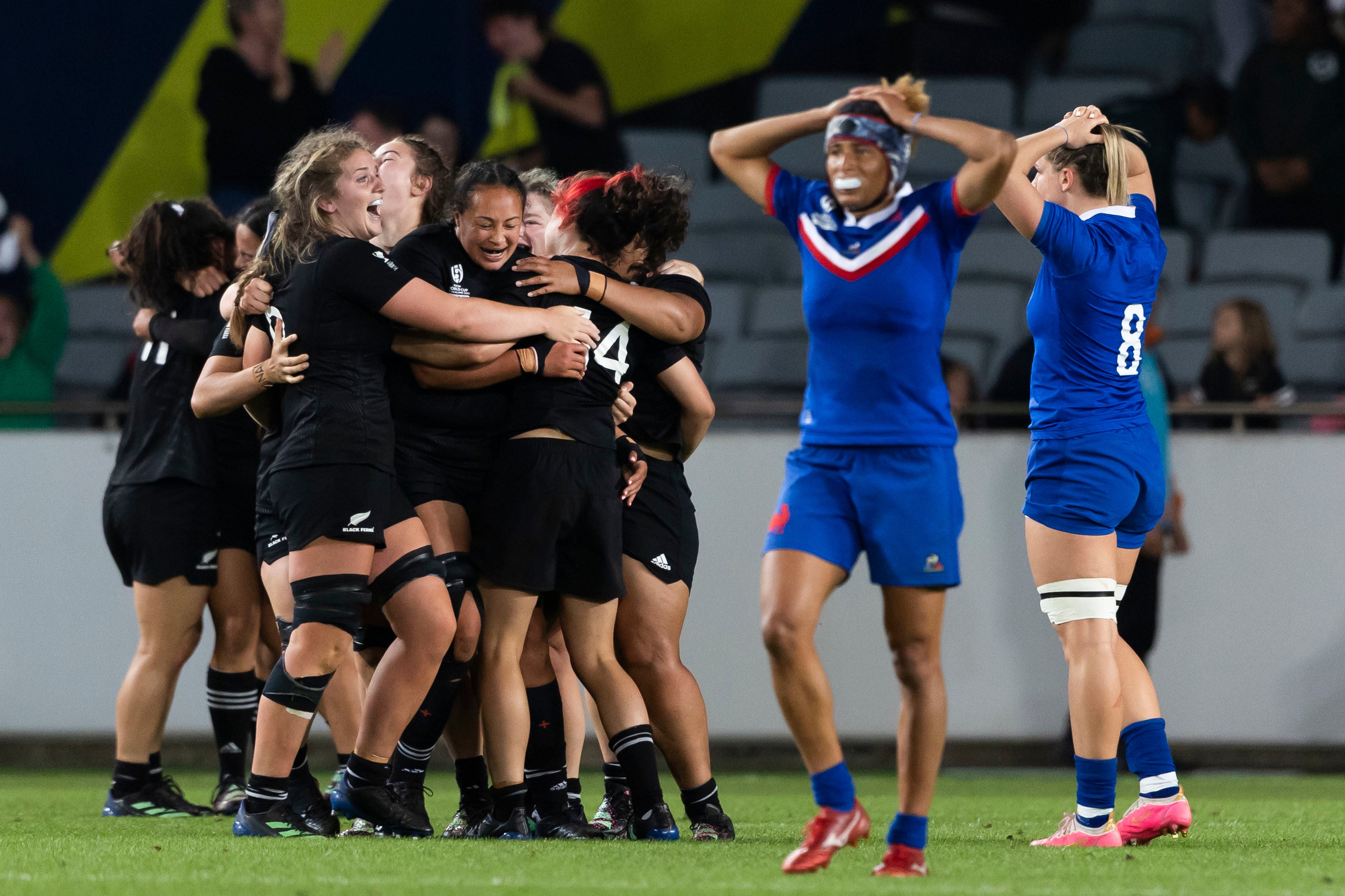 New Zealand celebrate beating France at Eden Park