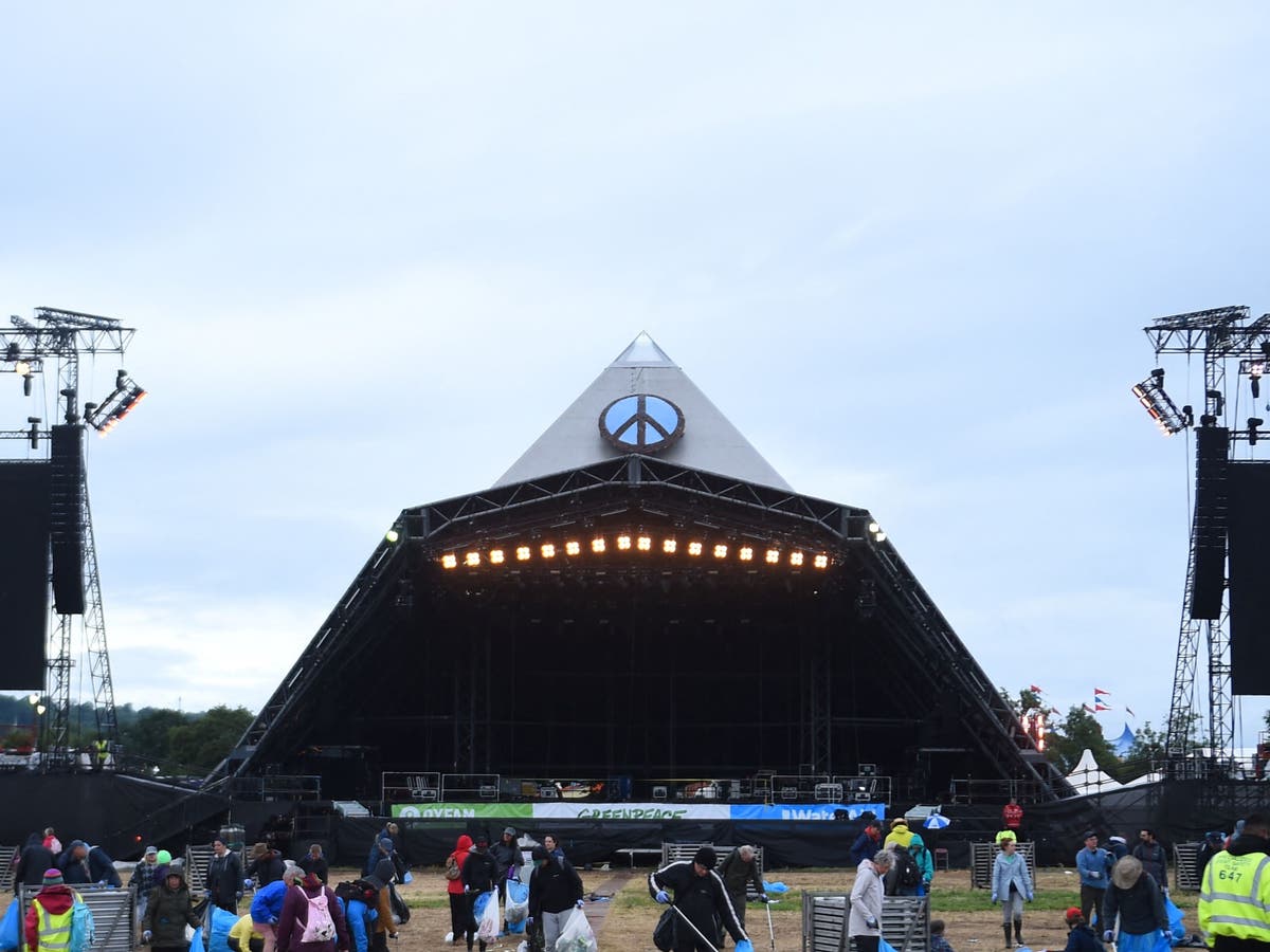 Glastonbury tickets 2023 - live updates: Music festival fans prepare for morning rush 