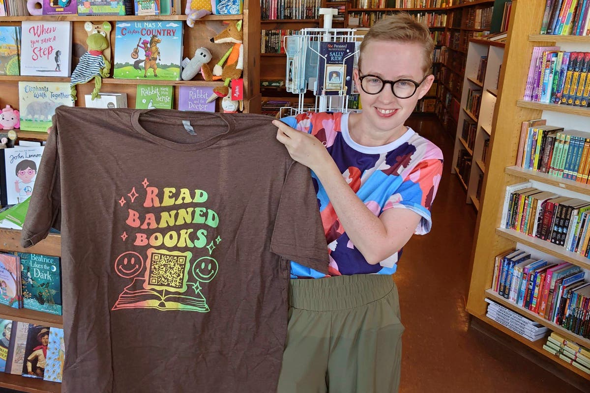 Banned book lesson thrusts Oklahoma teacher into campaign