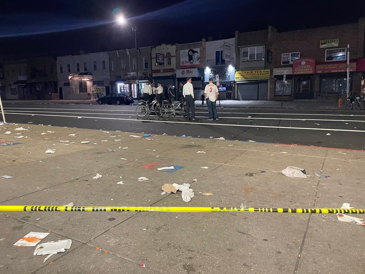9 hospitalised after shooting outside Philadelphia bar The Independent