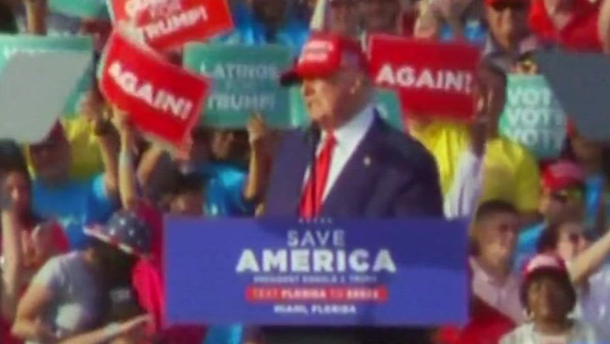 Donald Trump attacks Nancy Pelosi to cheers from crowd at Florida rally