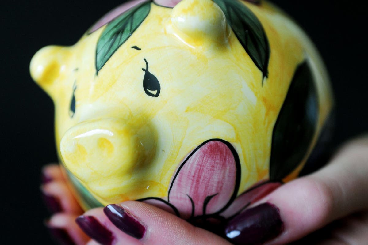 17% of adults &lsquo;have no savings to cope with rising living costs&rsquo;