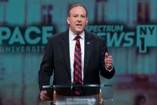 Lee Zeldin supporter choked by man at Kathy Hochul rally days before midterms