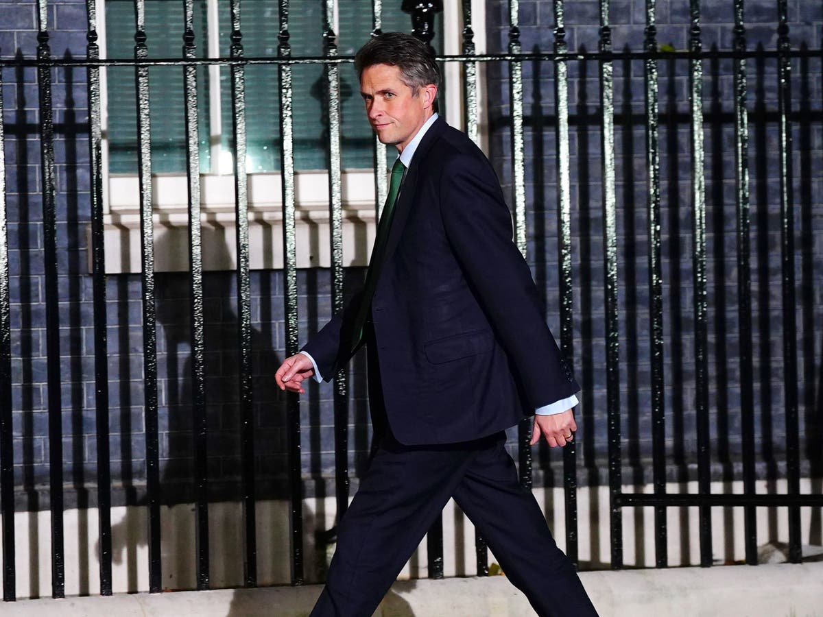 Rishi Sunak&rsquo;s &lsquo;full confidence&rsquo; in Williamson despite &lsquo;unacceptable&rsquo; texts