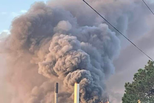 <p>A chemical plant fire in Brunswick, Georgia has spurred evacuations on Monday</p>