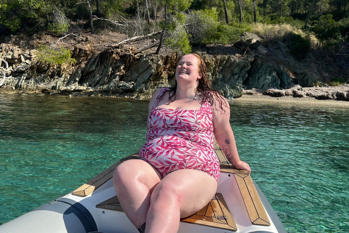 UK woman tracks weight loss journey on TikTok: Operation Seat Belt -  9Honey