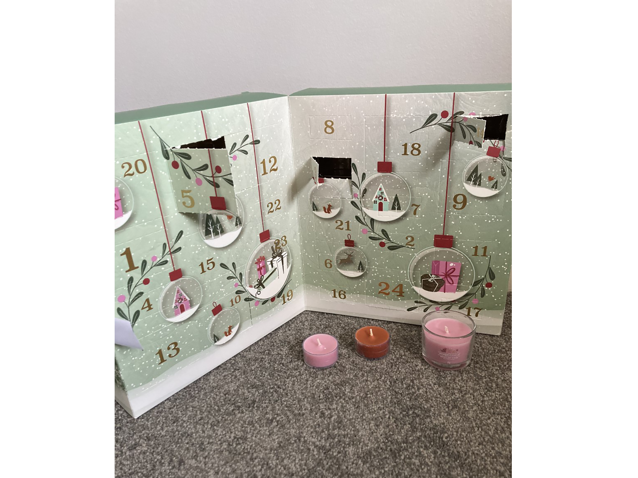 Yankee Candle advent book