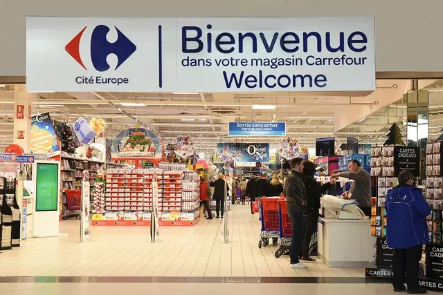 <p>The promised land: cheap wine awaits at the Carrefour Cité Europe</p>