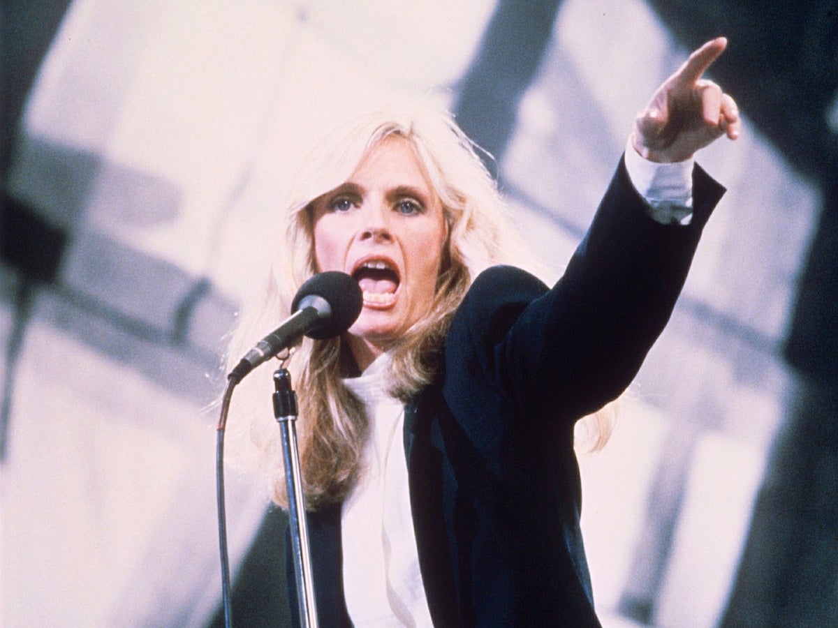 Imagem de conteúdo da notícia "CONTAGEM REGRESSIVA: DIA INTERNACIONAL DA MULHER "KIM CARNES - BETTE DAVIS EYES"" #4