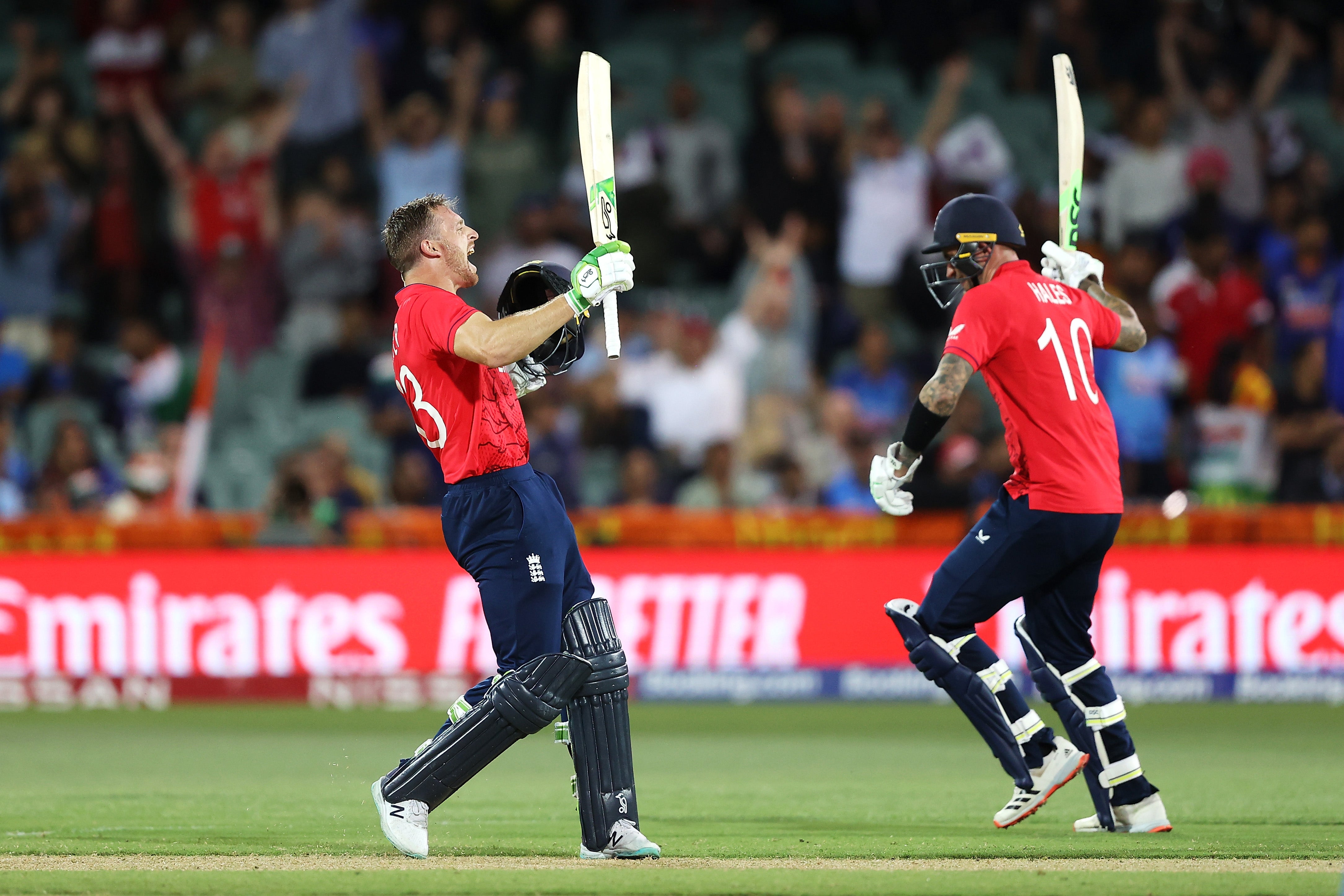 <p>Buttler and Hales saw England home with ease </p>