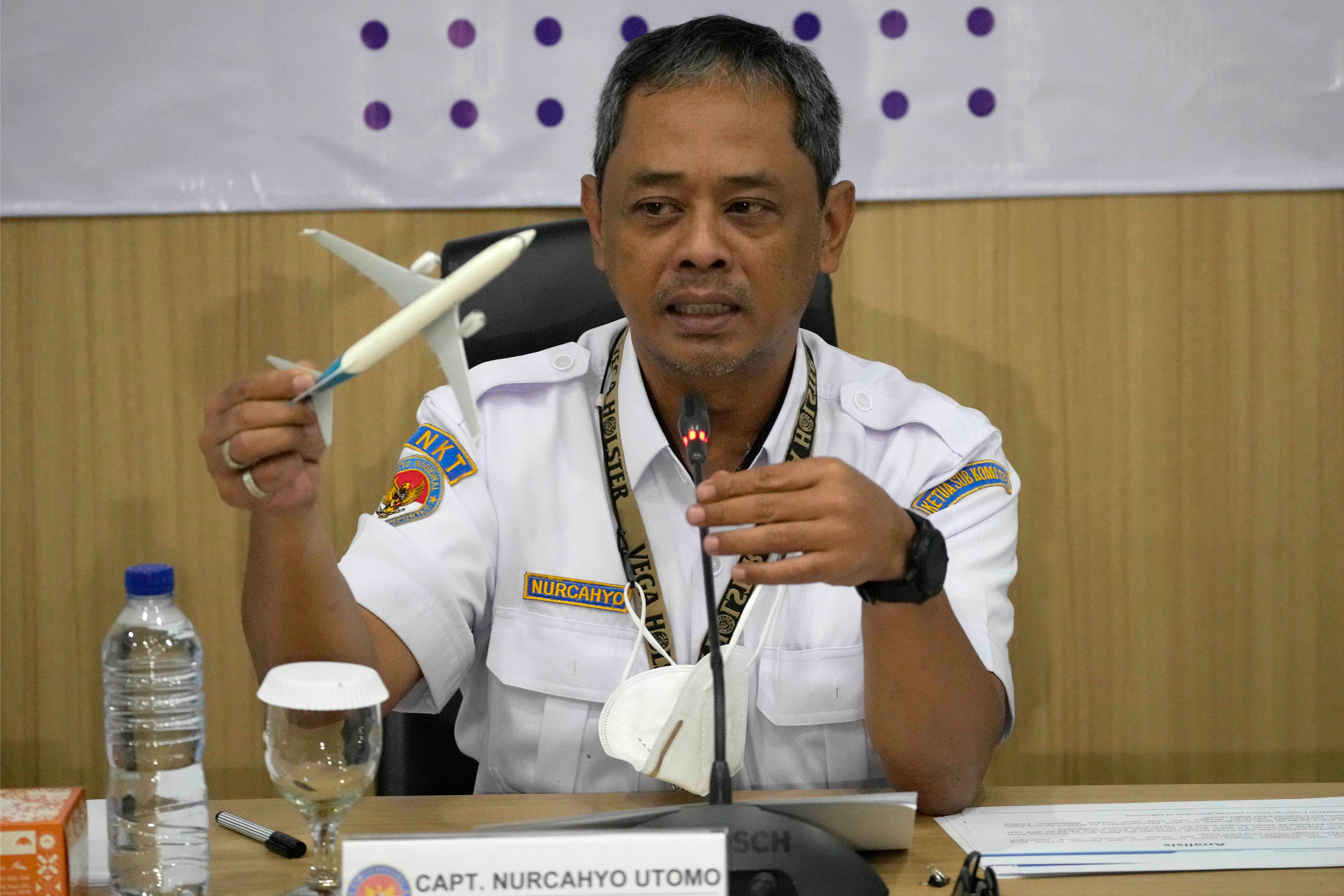 INDONESIA-AVIÓN CAÍDO INFORME