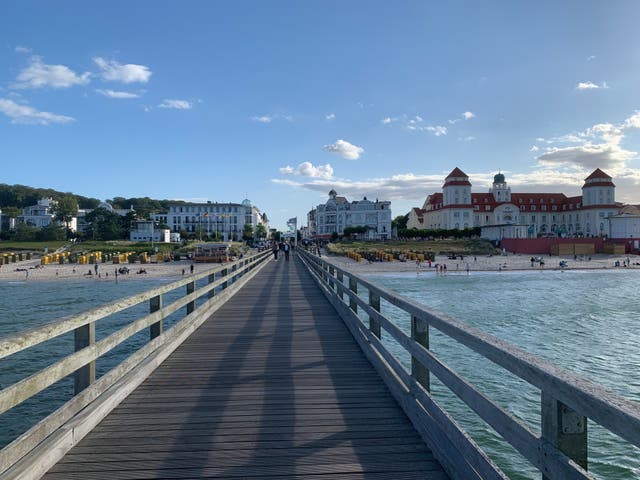 <p>Explore the beachy resort town of Binz</p>