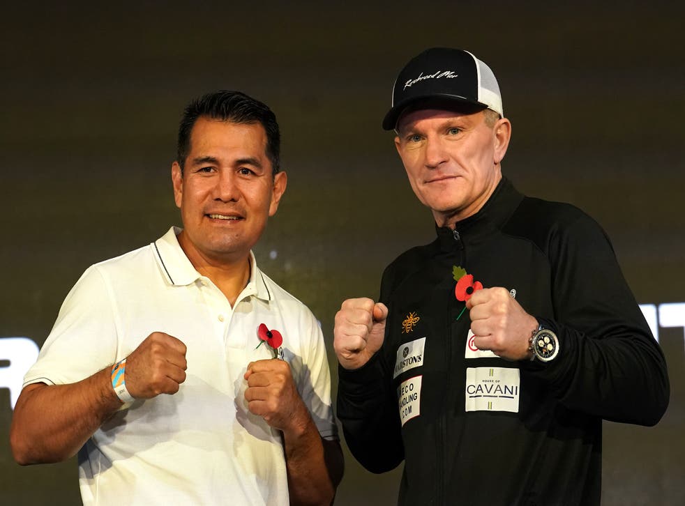 <p>Marco Antonio Barrera and Ricky Hatton face off ahead of their exhibition bout</p>