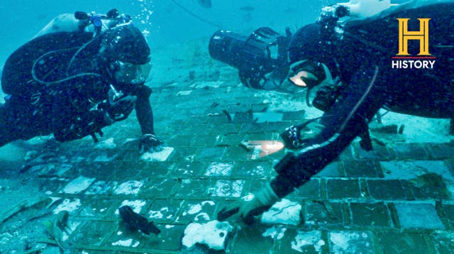 <p>Shuttle Challenger Debris Found</p>