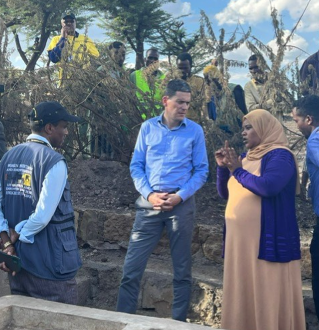 <p>President of the International Rescue Committee, David Miliband, speaking with community representatives in eastern Ethiopia</p>