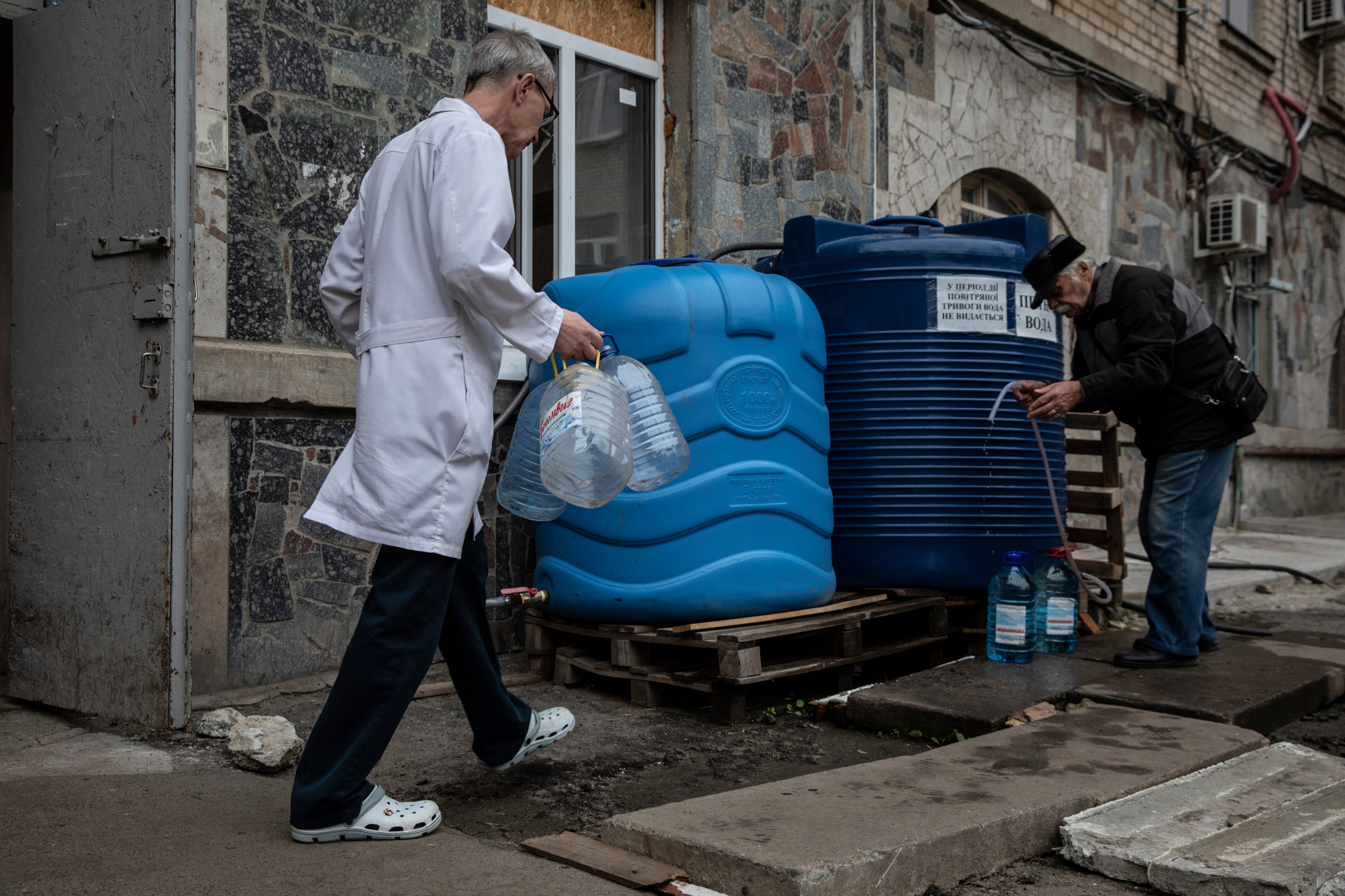 Mykolaiv Regional Clinical Hospital is relying on deliveries of fresh water