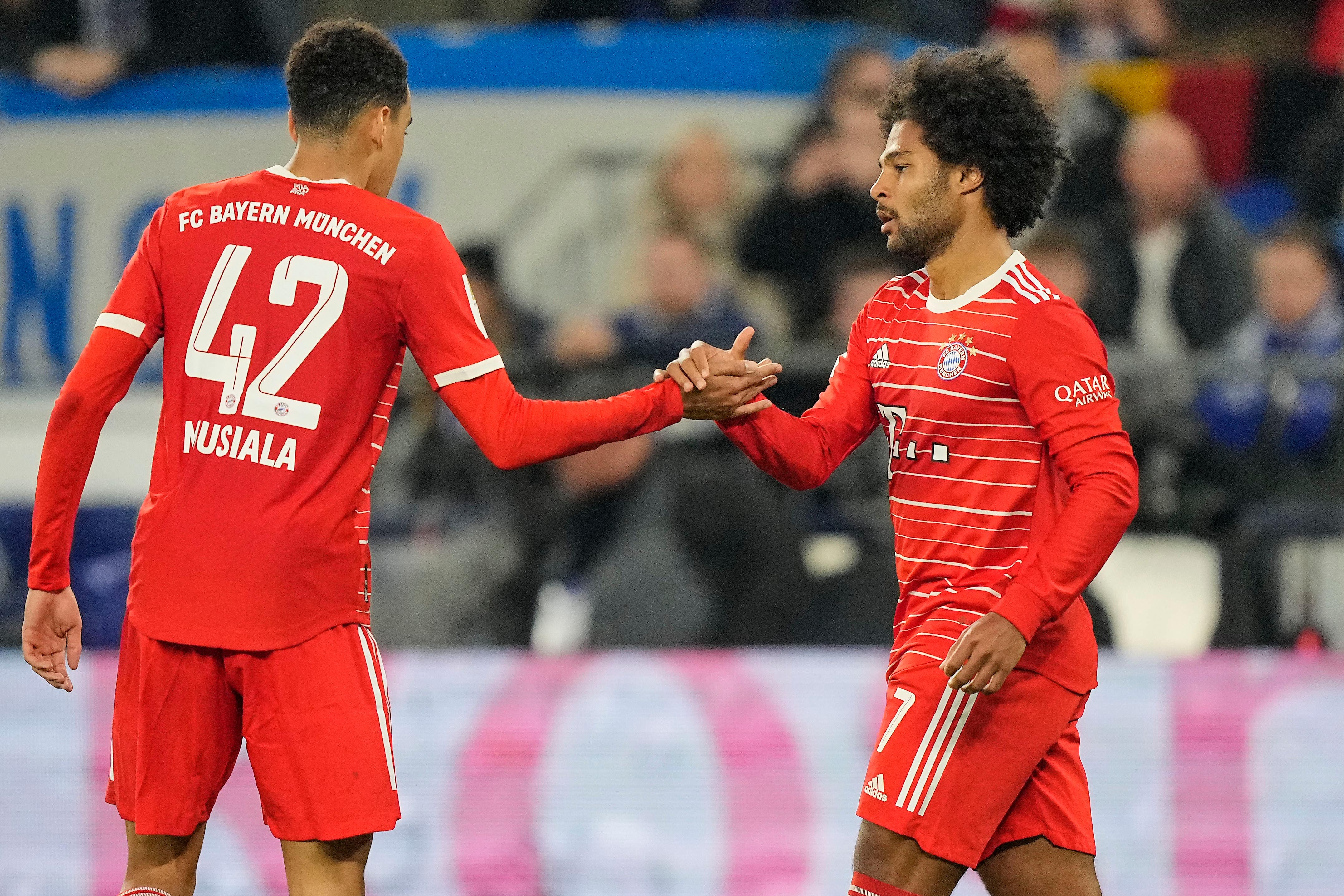 Bundesliga leaders Bayern Munich beat Schalke to extend winning run The Independent
