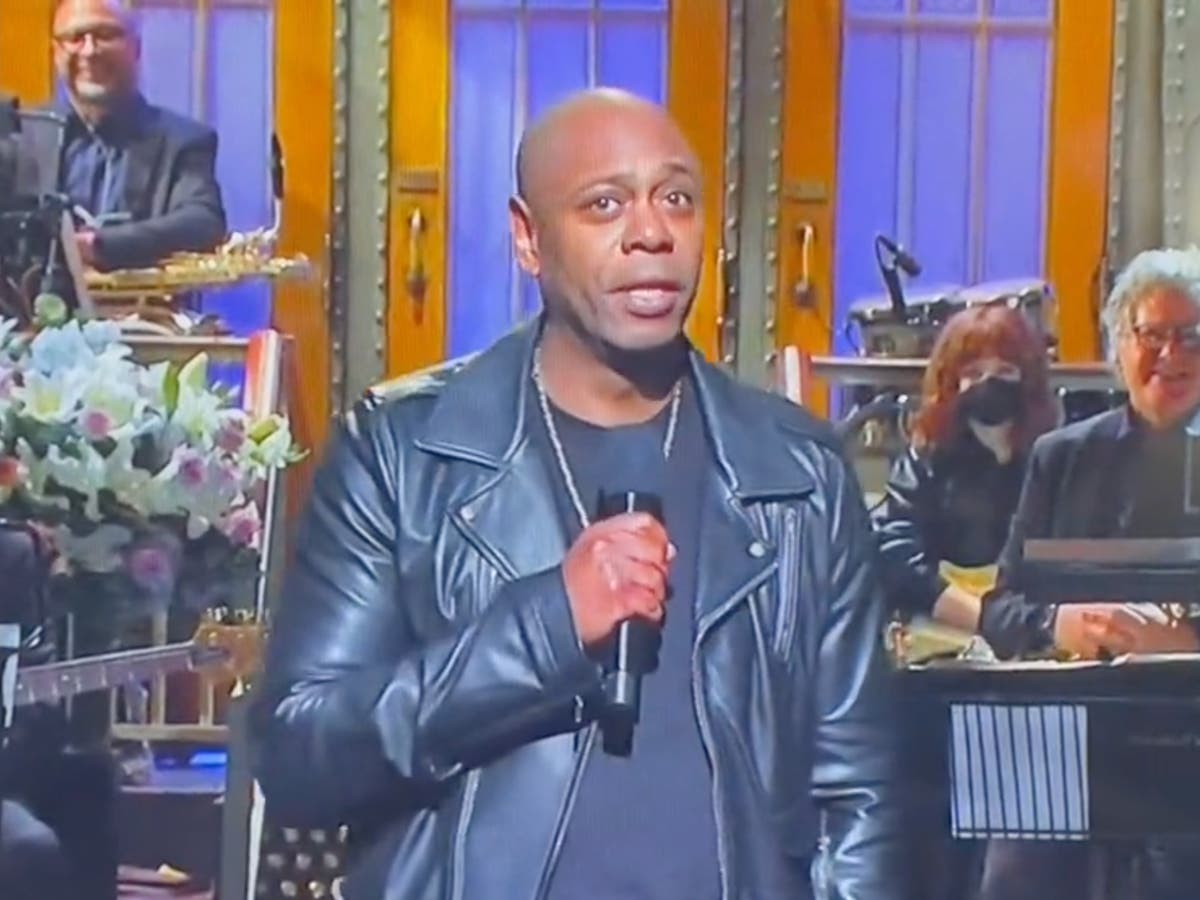 Dave Chappelle delivers controversial SNL monologue on Kanye West and antisemitism