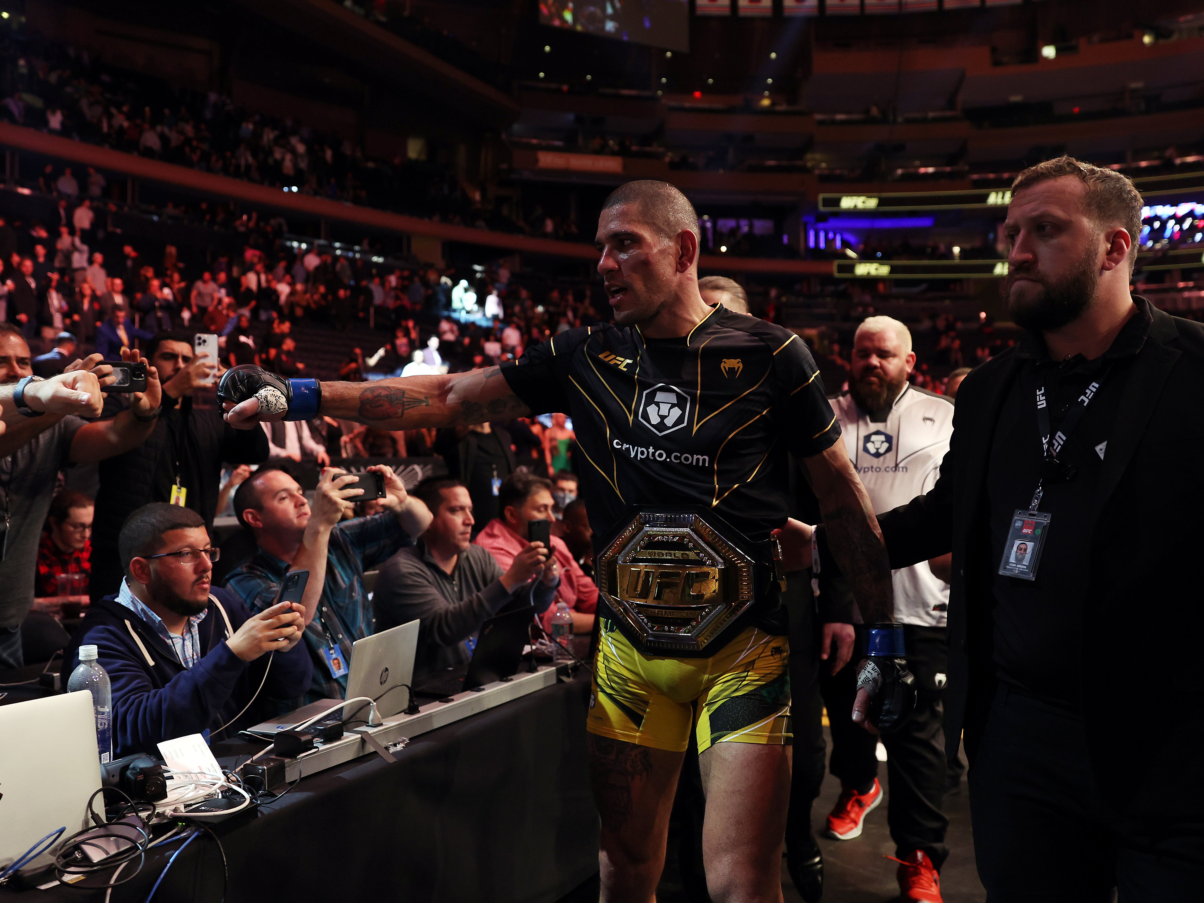Alex Pereira leaves Madison Square Garden as the new UFC middleweight champion