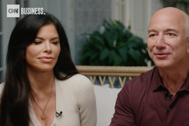 Jeff Bezos y su esposa Lauren Sanchez dijeron que planeaban regalar la mayor parte de su fortuna en una entrevista en CNN