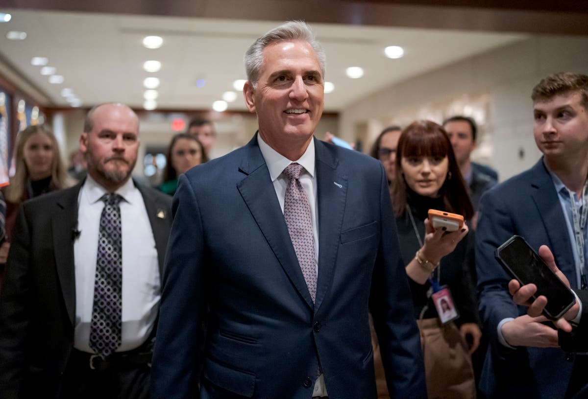 McCarthy makes case for House speaker, but right flank balks McCarthy makes case for House speaker, but right flank balks