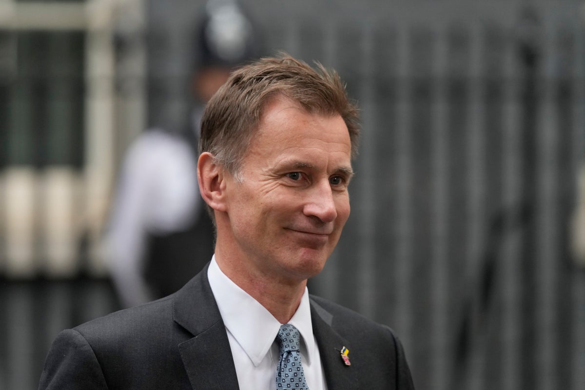 Rishi Sunak news – live: Jeremy Hunt says council tax will rise in the fall