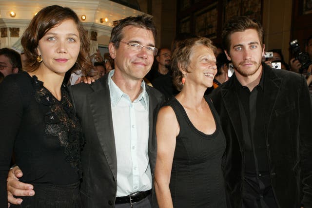 <p>Maggie Gyllenhaal and Jake Gyllenhaal pose with their parents on the red carpet for the Toronto International Film Festival (TIFF) gala screening of the film “Bee Season” on September 11, 2005</p>