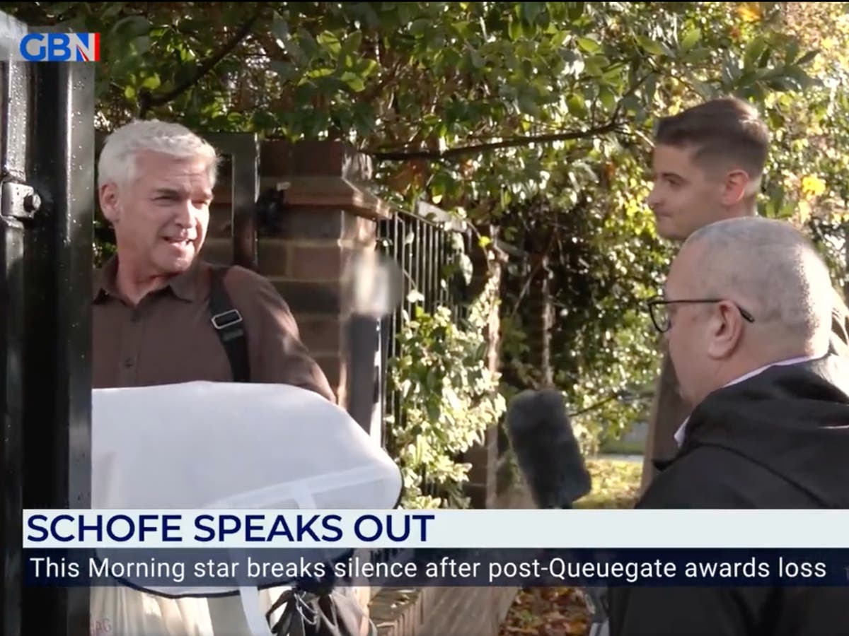 ‘You’re a bit late on the story, mate’: Phillip Schofield snaps as GB News producer asks him about ‘queuegate’ in the street