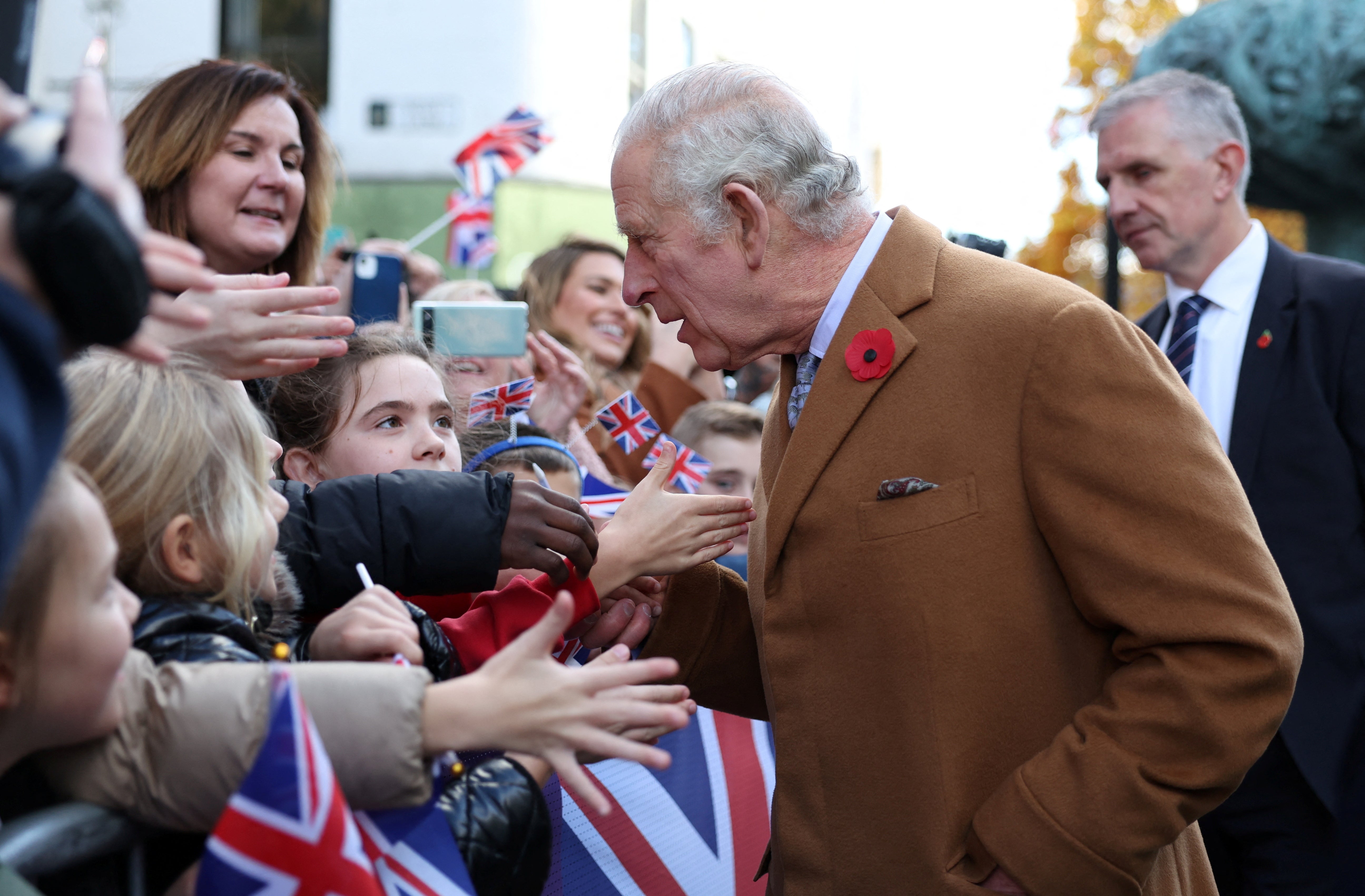 People who support the monarchy can turn out to cheer and wave – that is their choice