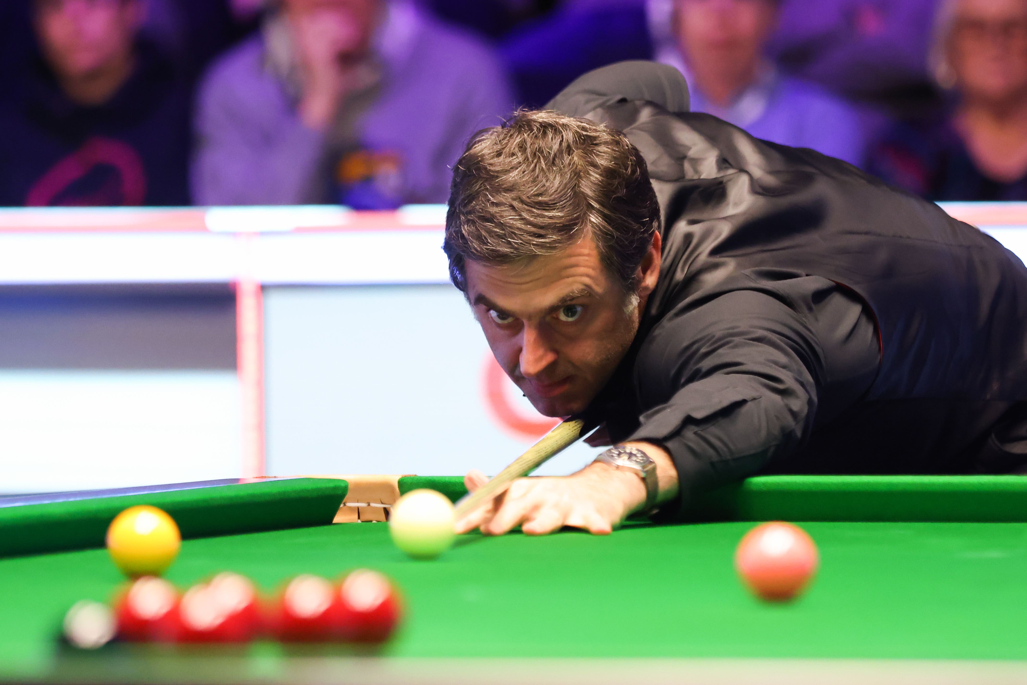 Ronnie O’Sullivan cruised into the quarter-finals of the UK Championship