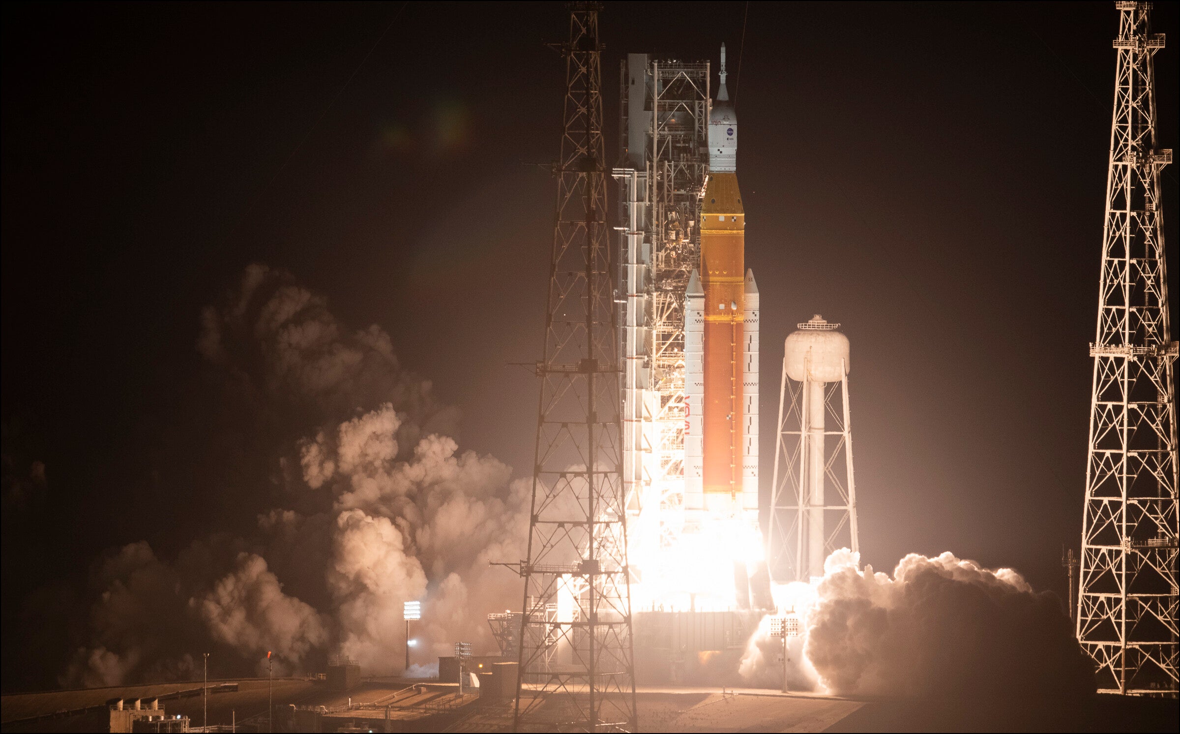 Nasa’蝉 Artemis I mission blasts off from Cape Canaveral Florida on 16 November 2022