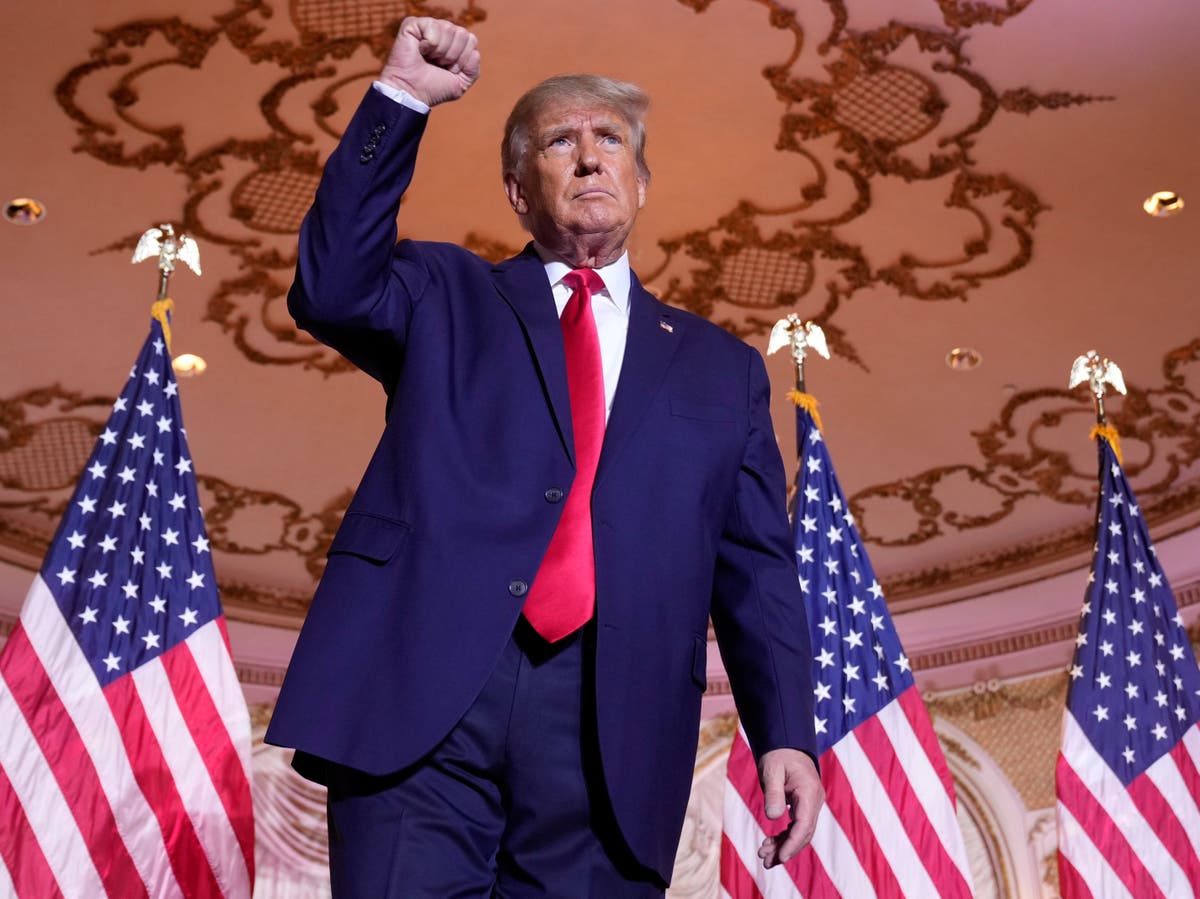 Trump news &ndash; live: Trump goes on 2024 endorsement resharing spree on Truth Social after announcement flops