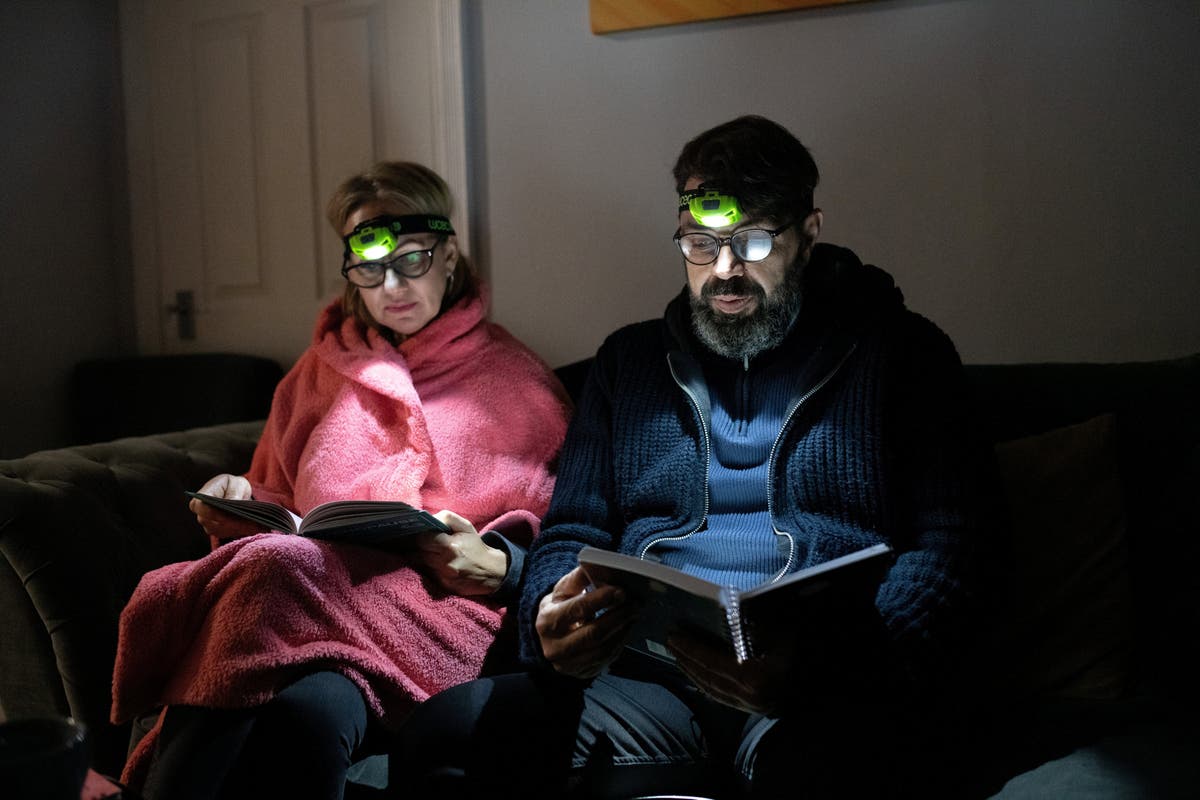 &lsquo;They&rsquo;re very handy!&rsquo; Cost of living-conscious father forces family to wear head torches