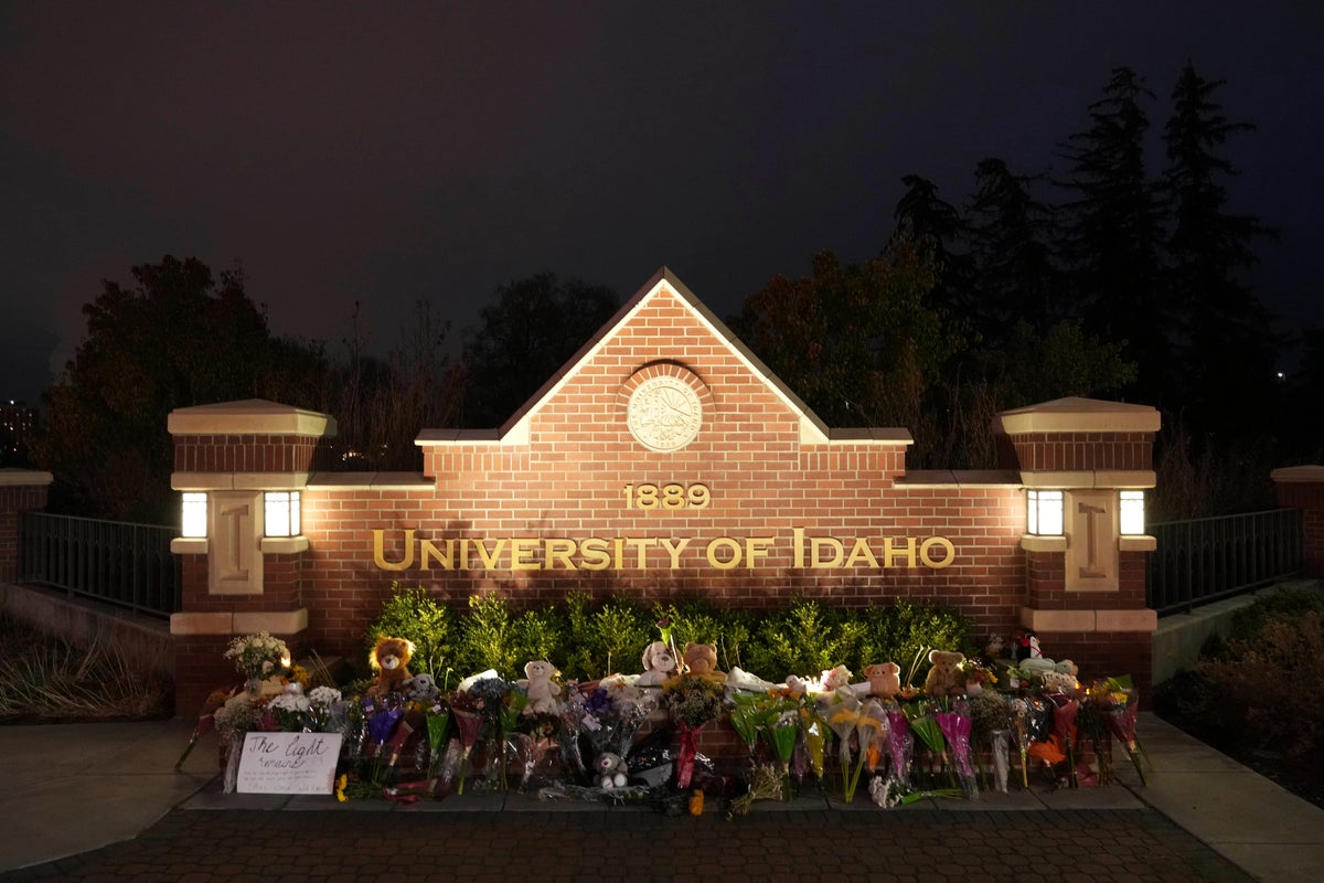 Idaho Üniversitesi öğrencileri, cinayetlerin ardından yıl sonuna kadar kampüse dönmek zorunda kalmayacaklarını söyledi