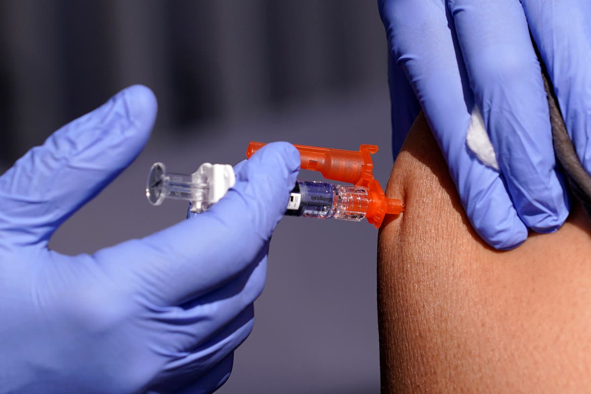 Вземете всички препоръчани ваксини включително срещу грип COVID 19 и RSV