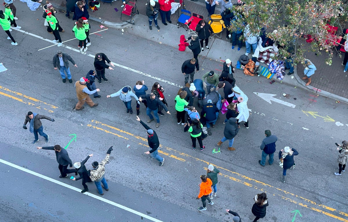 North Carolina holiday parade float crash injures 1 person