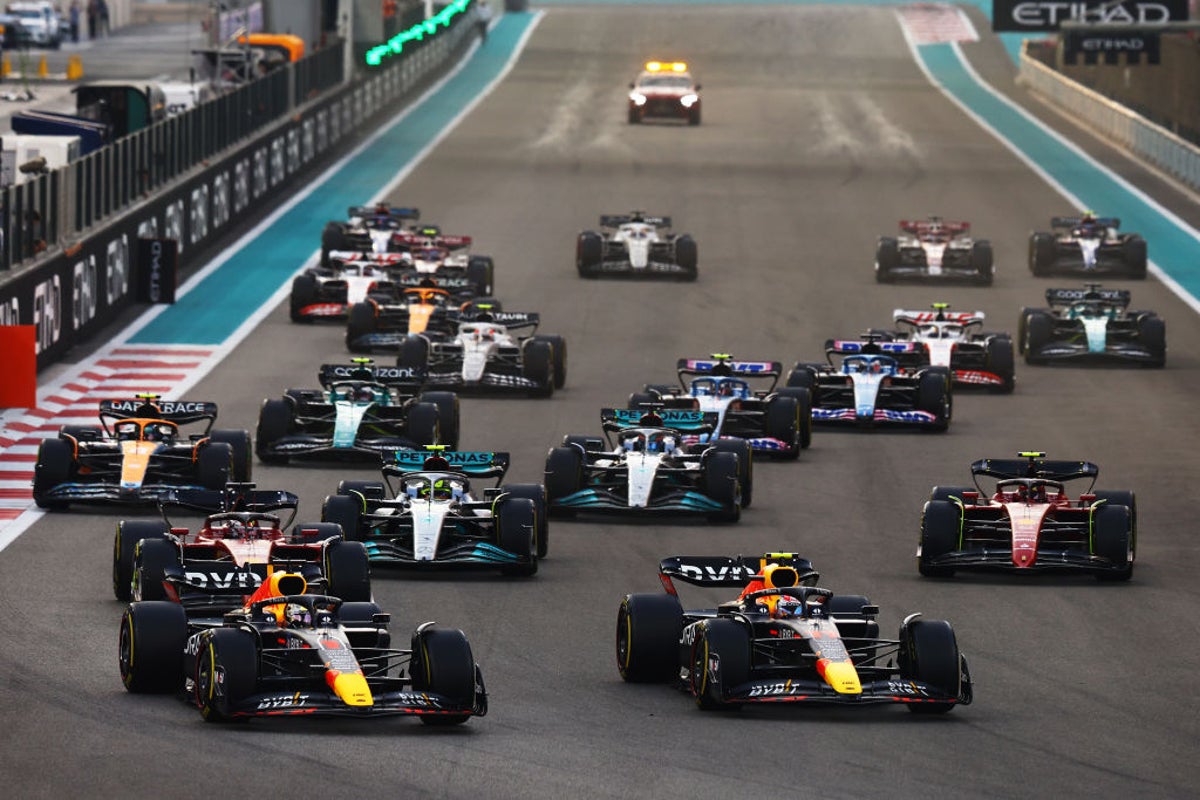 F1 LIVE: Abu Dhabi Grand Prix updates as Lewis Hamilton battles Carlos Sainz; Max Verstappen leads