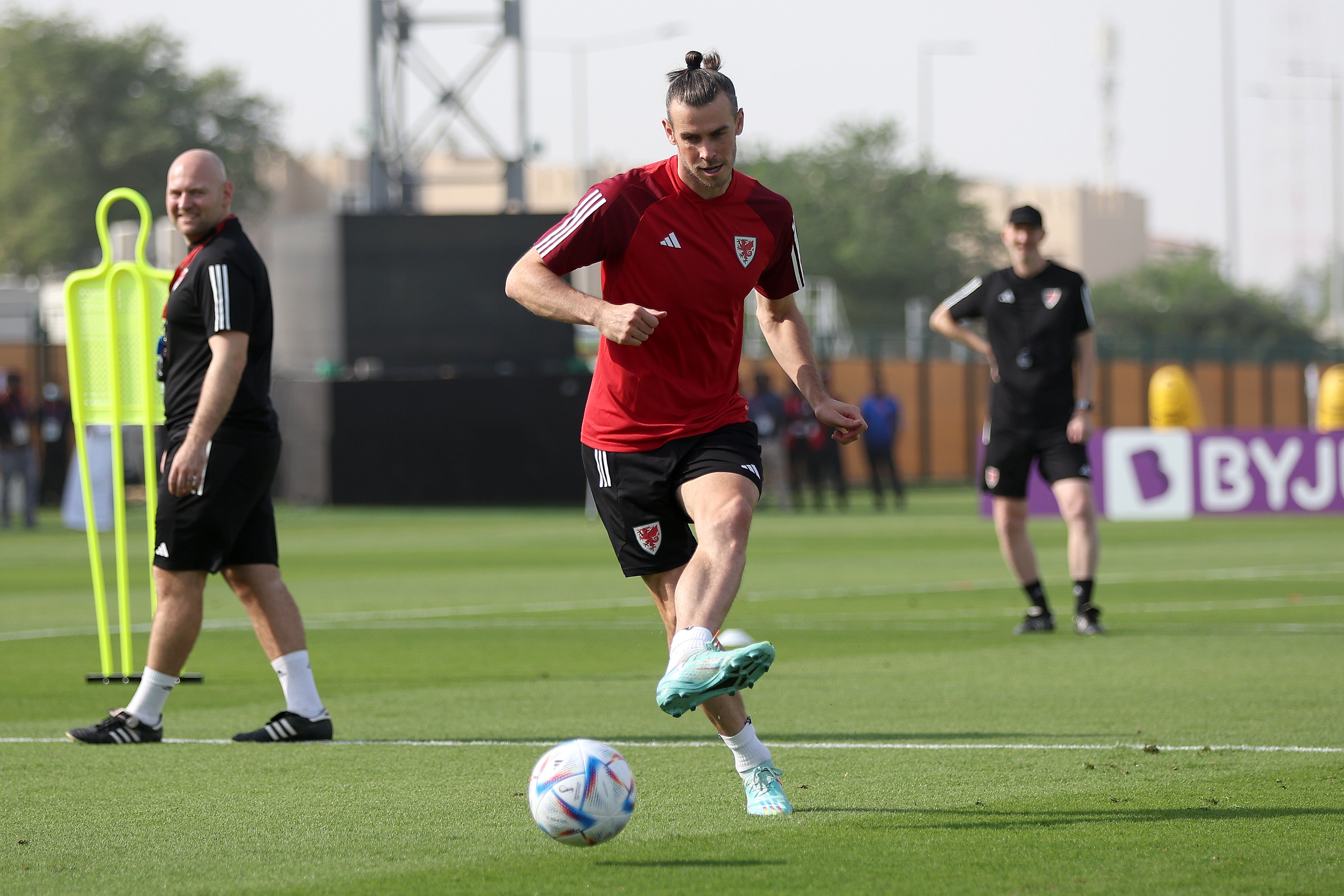 Wales vs USA LIVE: World Cup 2022 build-up and team news as Gareth Bale in starting 11